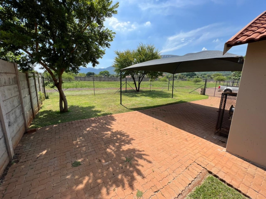 To Let 2 Bedroom Property for Rent in Melodie North West